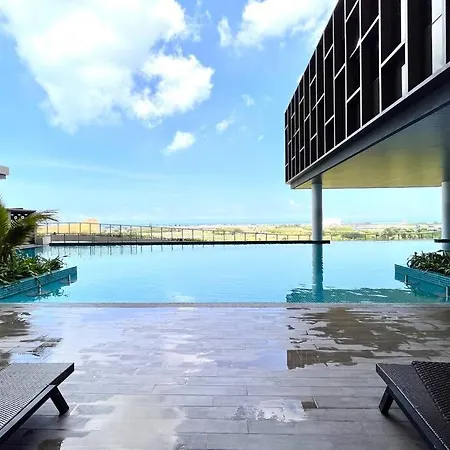 Urban Seaview Paradise: Infinity Pool, Gym & Beyond Malacca Exterior photo