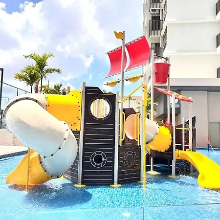 Urban Seaview Paradise: Infinity Pool, Gym & Beyond Malacca Exterior photo