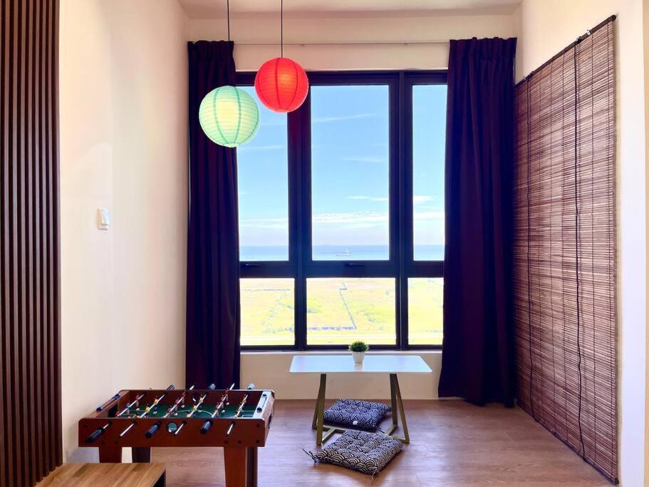 Urban Seaview Paradise: Infinity Pool, Gym & Beyond Pangsapuri Malacca